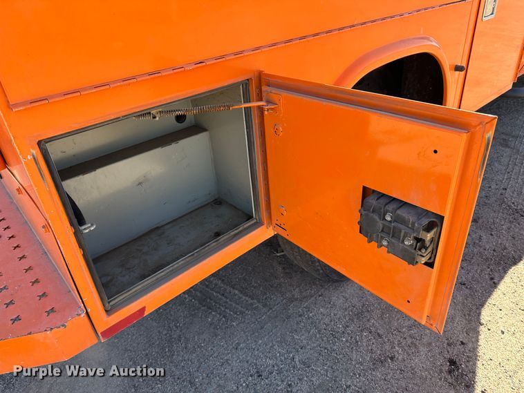 image for item LT9064 2012 Chevrolet Silverado 2500HD  utility bed pickup truck