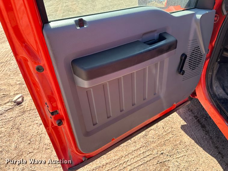 image for item LT9065 2011 Ford F250 Super Duty  pickup truck