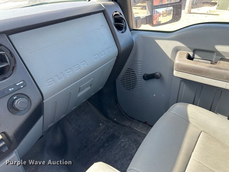 image for item LT9065 2011 Ford F250 Super Duty  pickup truck