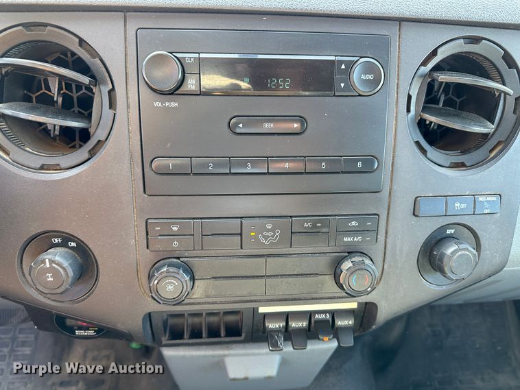 image for item LT9065 2011 Ford F250 Super Duty  pickup truck