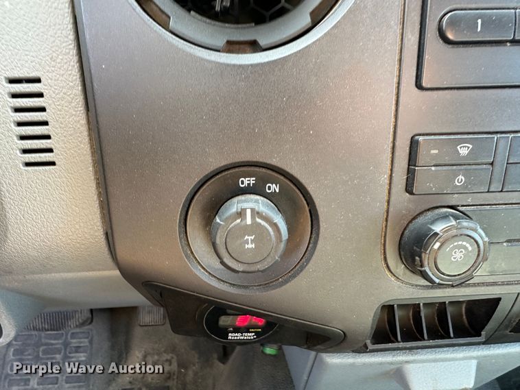 image for item LT9065 2011 Ford F250 Super Duty  pickup truck