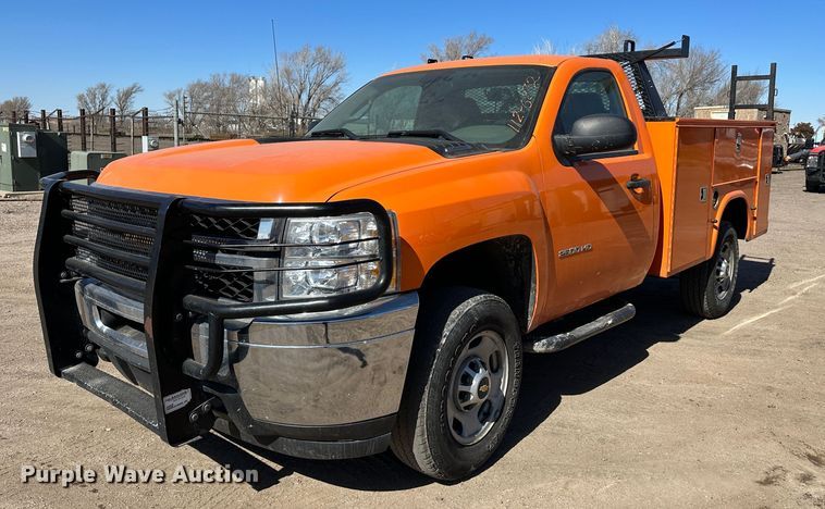 image for item LT9066 2012 Chevrolet Silverado 2500HD  utility bed pickup truck