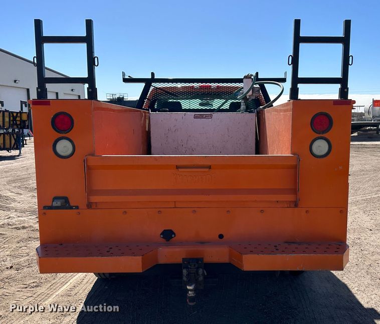 image for item LT9066 2012 Chevrolet Silverado 2500HD  utility bed pickup truck