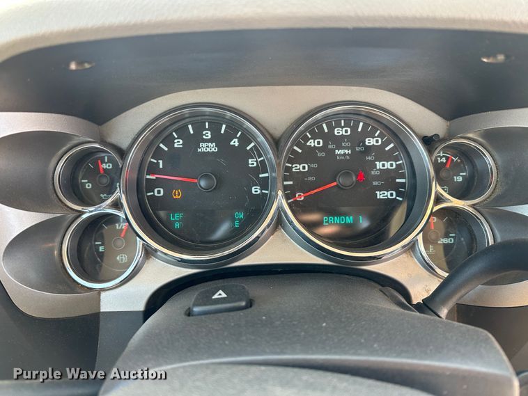 image for item LT9066 2012 Chevrolet Silverado 2500HD  utility bed pickup truck