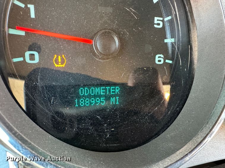 image for item LT9066 2012 Chevrolet Silverado 2500HD  utility bed pickup truck