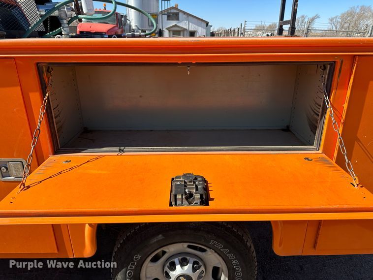 image for item LT9066 2012 Chevrolet Silverado 2500HD  utility bed pickup truck