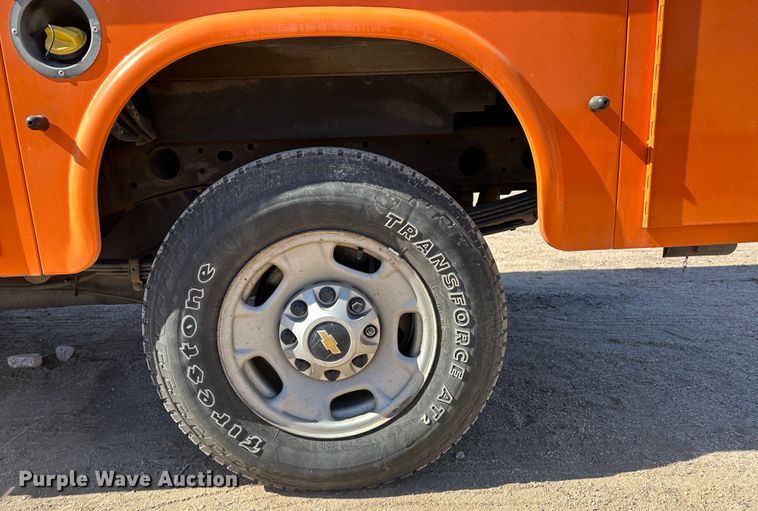 image for item LT9066 2012 Chevrolet Silverado 2500HD  utility bed pickup truck