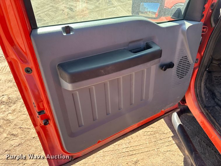 image for item LT9067 2011 Ford F250 Super Duty  pickup truck