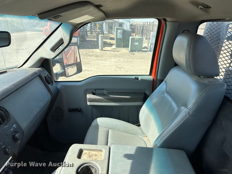 image for item LT9067 2011 Ford F250 Super Duty  pickup truck