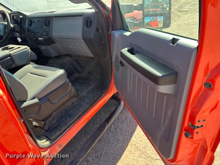 image for item LT9067 2011 Ford F250 Super Duty  pickup truck