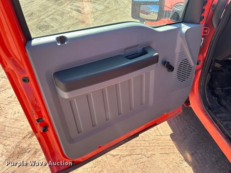 image for item LT9069 2011 Ford F250 Super Duty  pickup truck