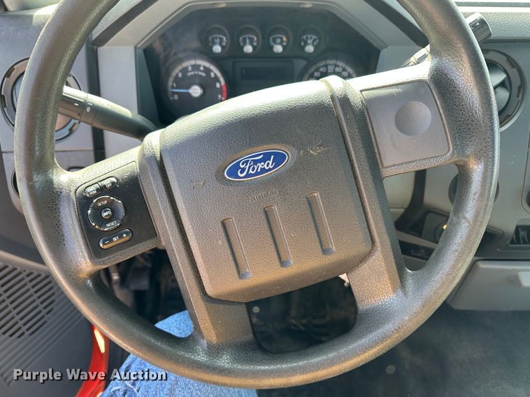 image for item LT9069 2011 Ford F250 Super Duty  pickup truck