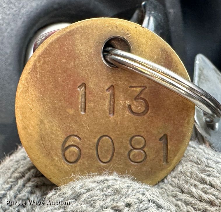 image for item LT9069 2011 Ford F250 Super Duty  pickup truck