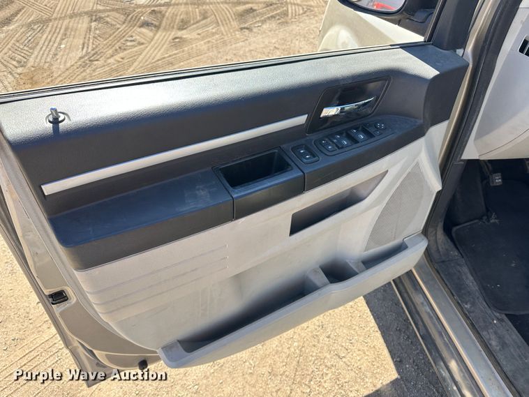 image for item LT9070 2009 Dodge Grand Caravan  van