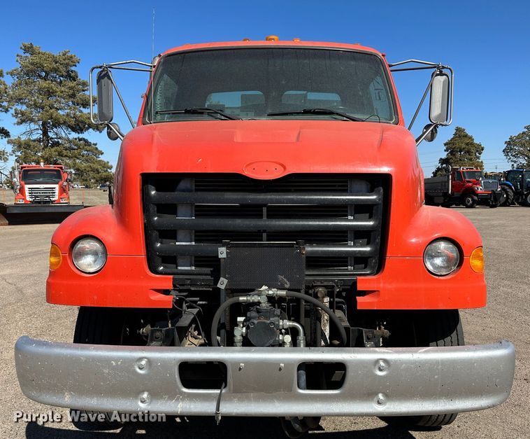image for item LT9071 2000 Sterling L7500  oil distributor truck