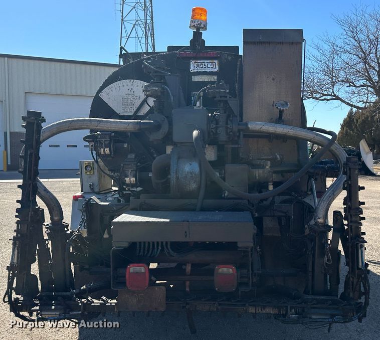 image for item LT9071 2000 Sterling L7500  oil distributor truck