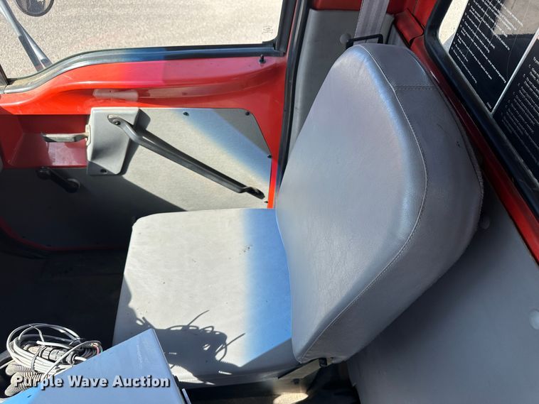 image for item LT9071 2000 Sterling L7500  oil distributor truck