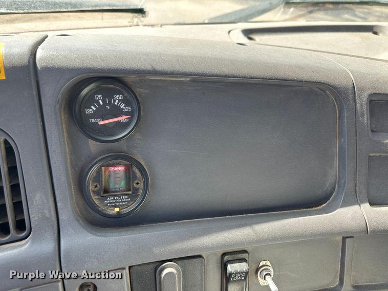 image for item LT9071 2000 Sterling L7500  oil distributor truck