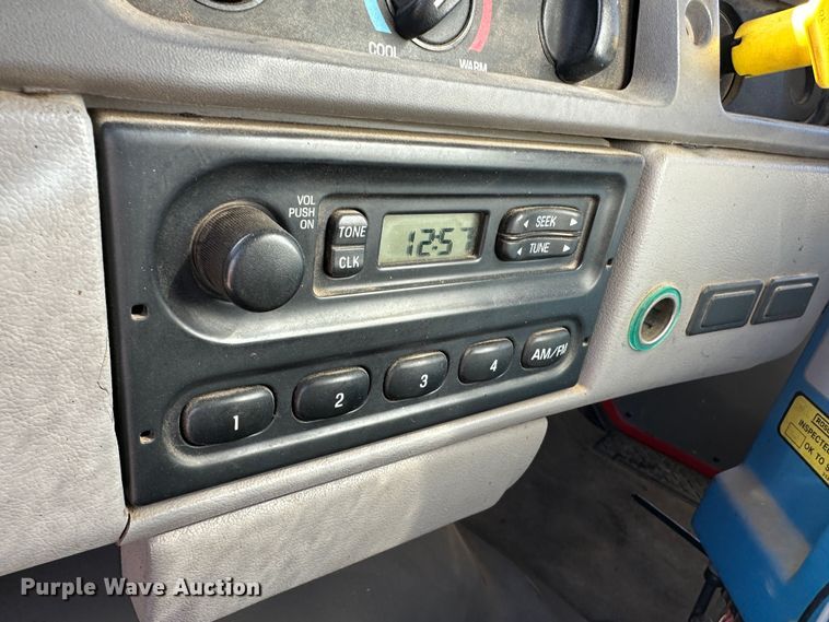 image for item LT9071 2000 Sterling L7500  oil distributor truck