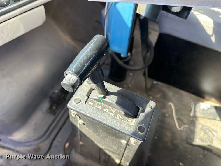 image for item LT9071 2000 Sterling L7500  oil distributor truck