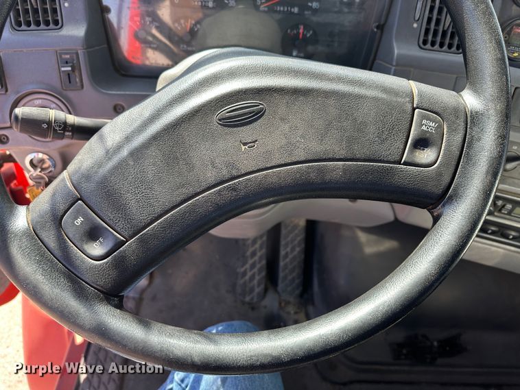 image for item LT9071 2000 Sterling L7500  oil distributor truck