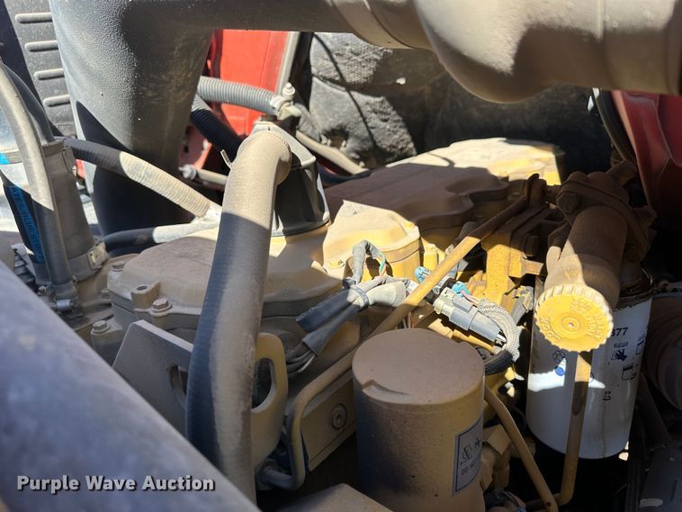 image for item LT9071 2000 Sterling L7500  oil distributor truck