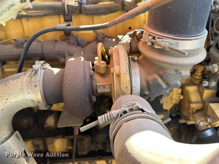 image for item LT9071 2000 Sterling L7500  oil distributor truck