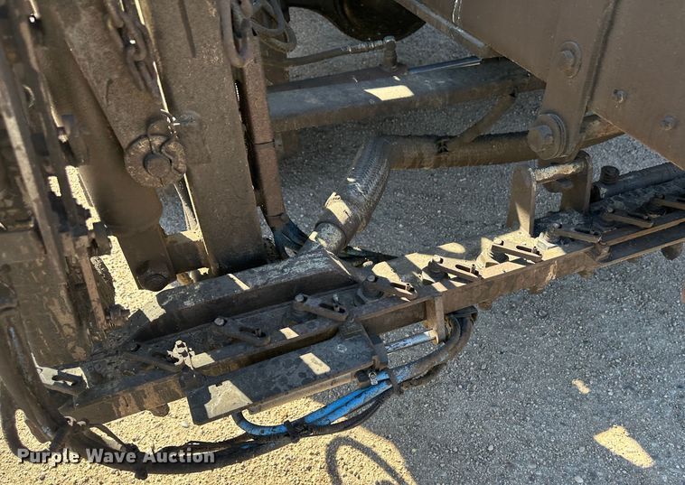 image for item LT9071 2000 Sterling L7500  oil distributor truck