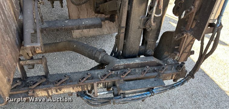 image for item LT9071 2000 Sterling L7500  oil distributor truck