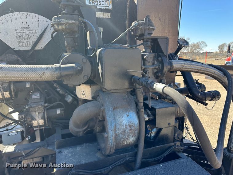 image for item LT9071 2000 Sterling L7500  oil distributor truck