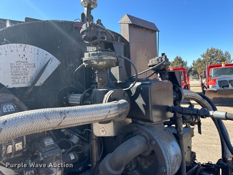 image for item LT9071 2000 Sterling L7500  oil distributor truck