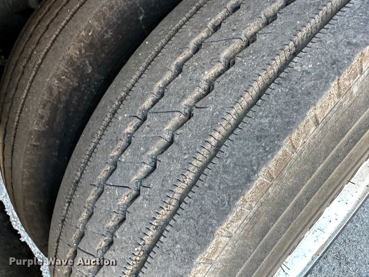 image for item LT9071 2000 Sterling L7500  oil distributor truck