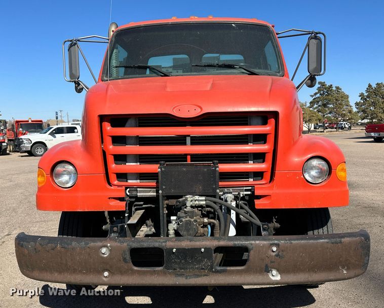 image for item LT9072 2000 Sterling L7500  oil distributor truck