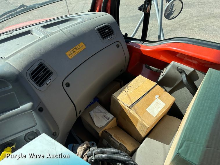 image for item LT9072 2000 Sterling L7500  oil distributor truck