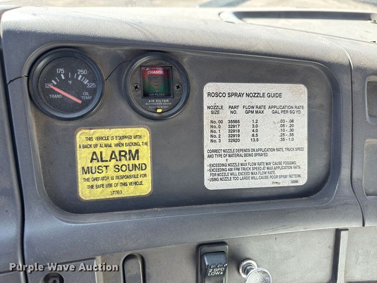 image for item LT9072 2000 Sterling L7500  oil distributor truck