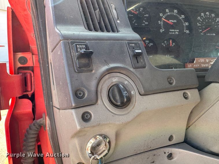 image for item LT9072 2000 Sterling L7500  oil distributor truck