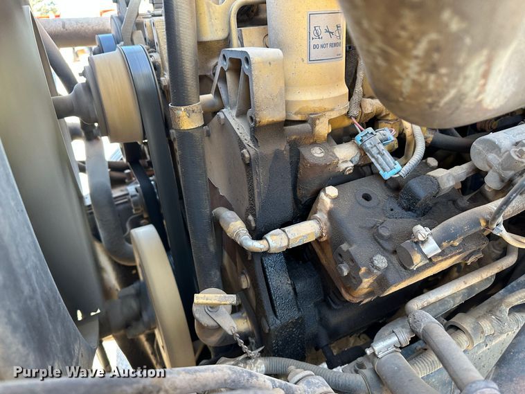 image for item LT9072 2000 Sterling L7500  oil distributor truck