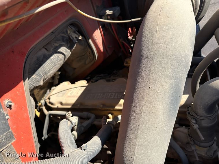 image for item LT9072 2000 Sterling L7500  oil distributor truck