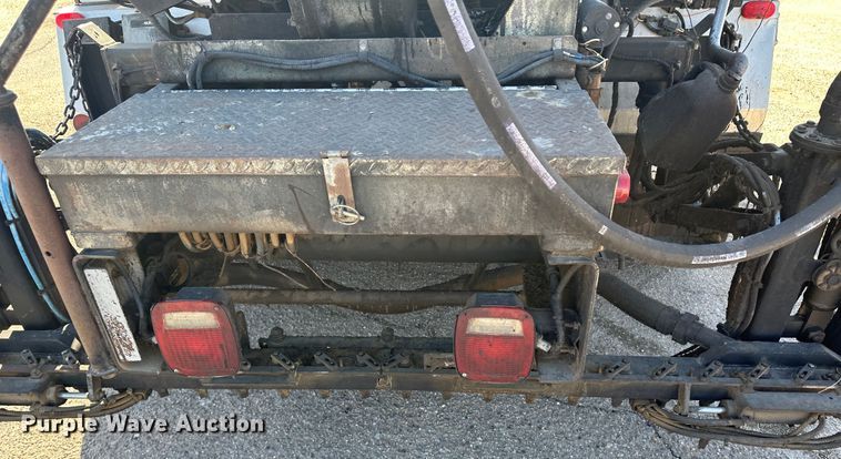 image for item LT9072 2000 Sterling L7500  oil distributor truck