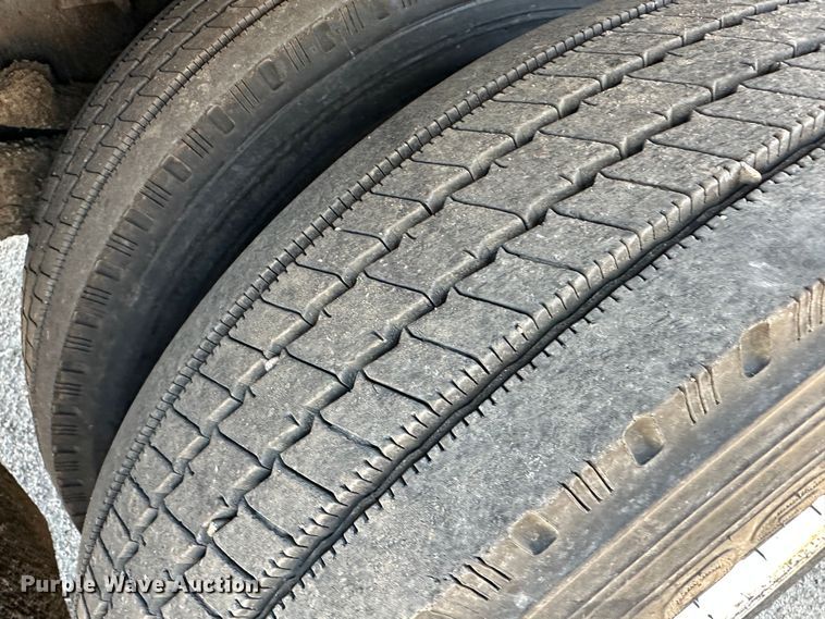 image for item LT9072 2000 Sterling L7500  oil distributor truck