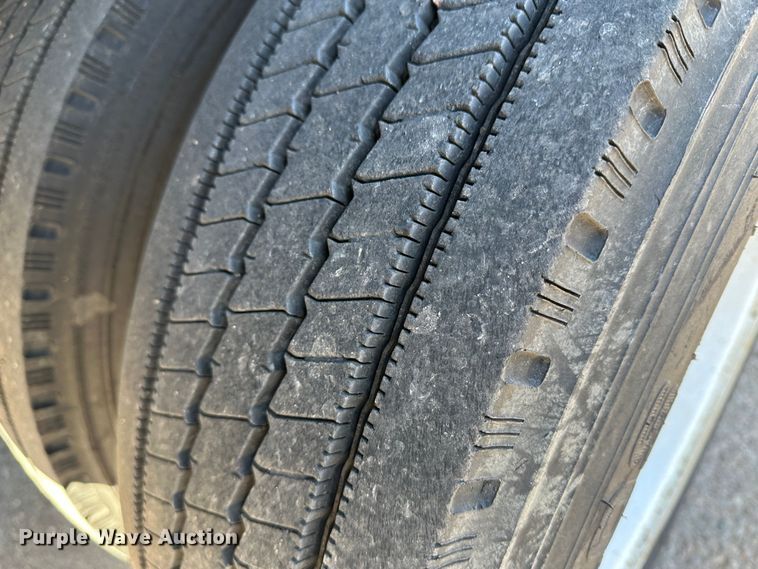 image for item LT9072 2000 Sterling L7500  oil distributor truck