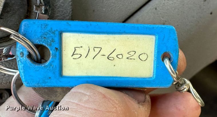 image for item LT9072 2000 Sterling L7500  oil distributor truck