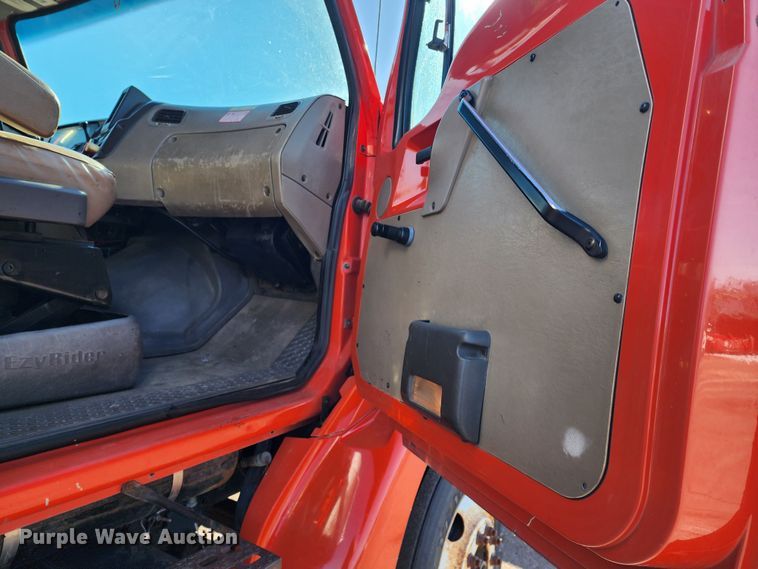 image for item LT9483 2003 Sterling LT7501  dump truck