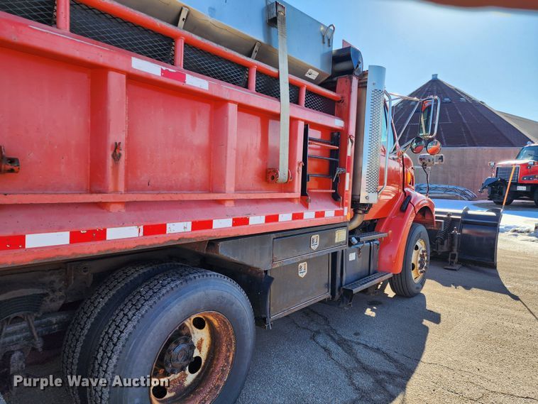 image for item LT9483 2003 Sterling LT7501  dump truck