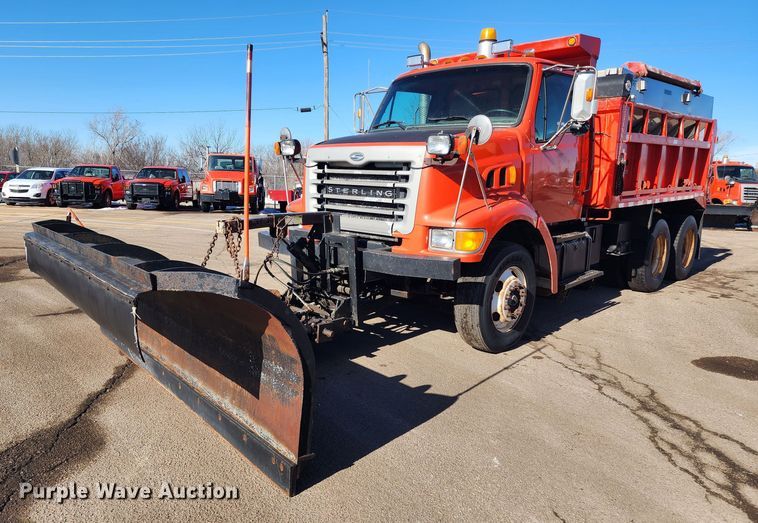 image for item LT9484 2001 Sterling LT7501  dump truck