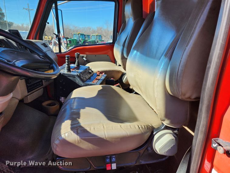 image for item LT9484 2001 Sterling LT7501  dump truck