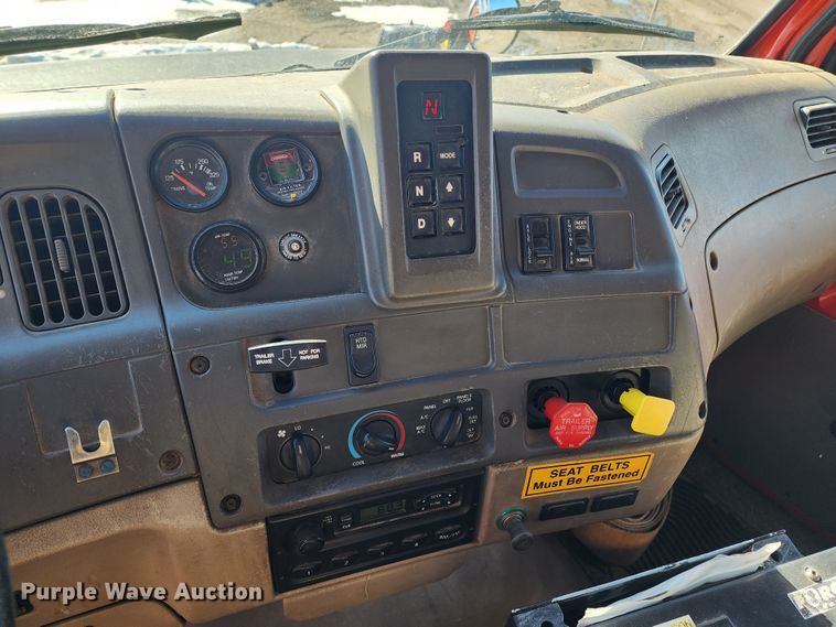 image for item LT9484 2001 Sterling LT7501  dump truck