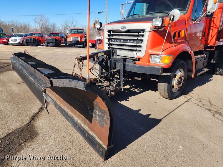 image for item LT9484 2001 Sterling LT7501  dump truck