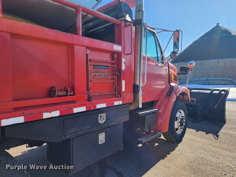 image for item LT9484 2001 Sterling LT7501  dump truck
