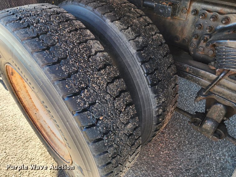 image for item LT9484 2001 Sterling LT7501  dump truck